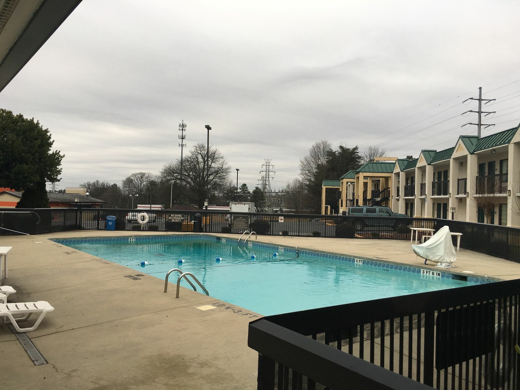 Quality Inn & Suites Hanes Mall Winston-Salem Bagian luar foto